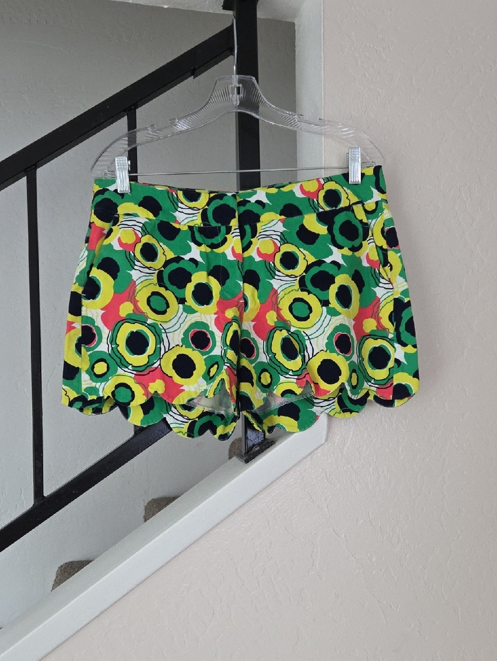 crown & ivy Green Floral Scallop-Hem High Waist Shorts Size 8